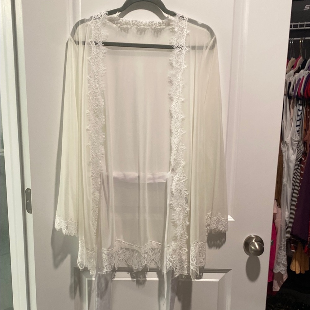 NWOT Bridal Sheer Lace Trim Robe
